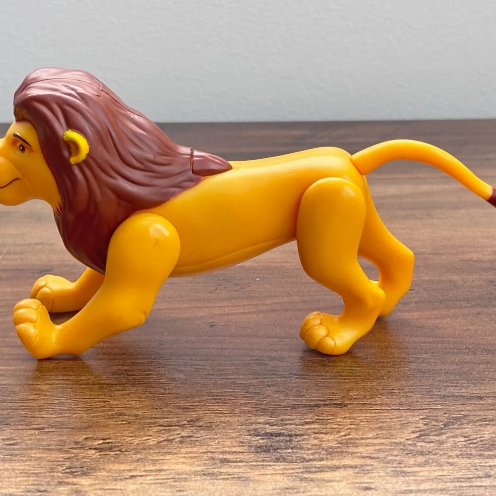 DISNEY Just Play The Lion King Lion Guard SIMBA Action Figure Toy Push Button